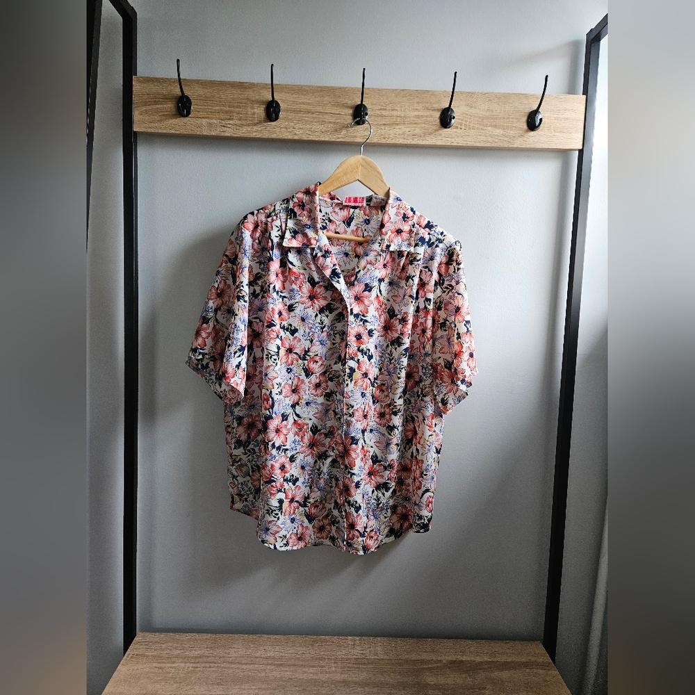 Vintage Her white floral blouse